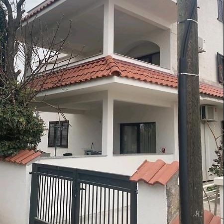Apartments Amfa Biograd Na Moru Exteriör bild
