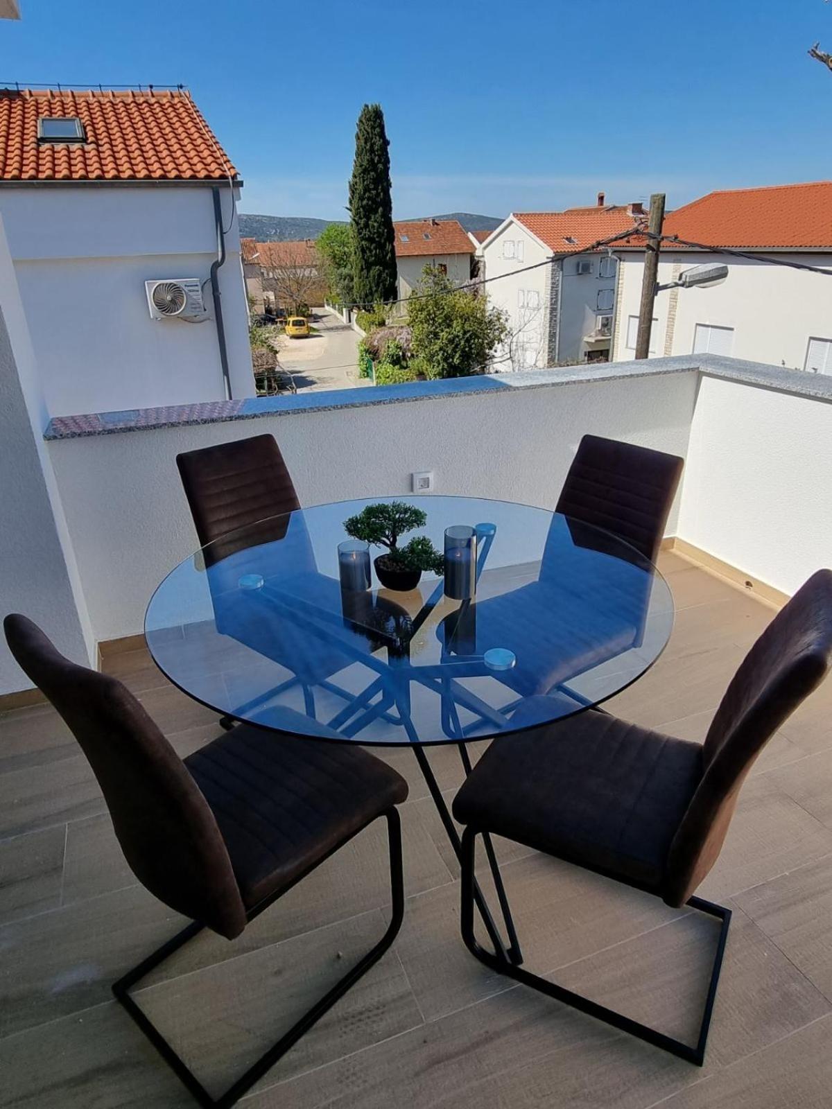 Apartments Amfa Biograd Na Moru Rum bild
